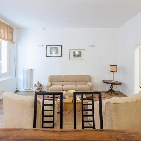 Simon, By Short Holidays Appartement